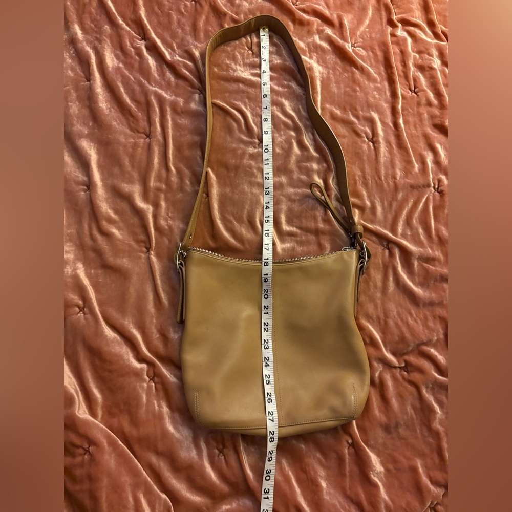 Coach Classic Style Vintage Leather Purse Clean - Picture 7 of 7